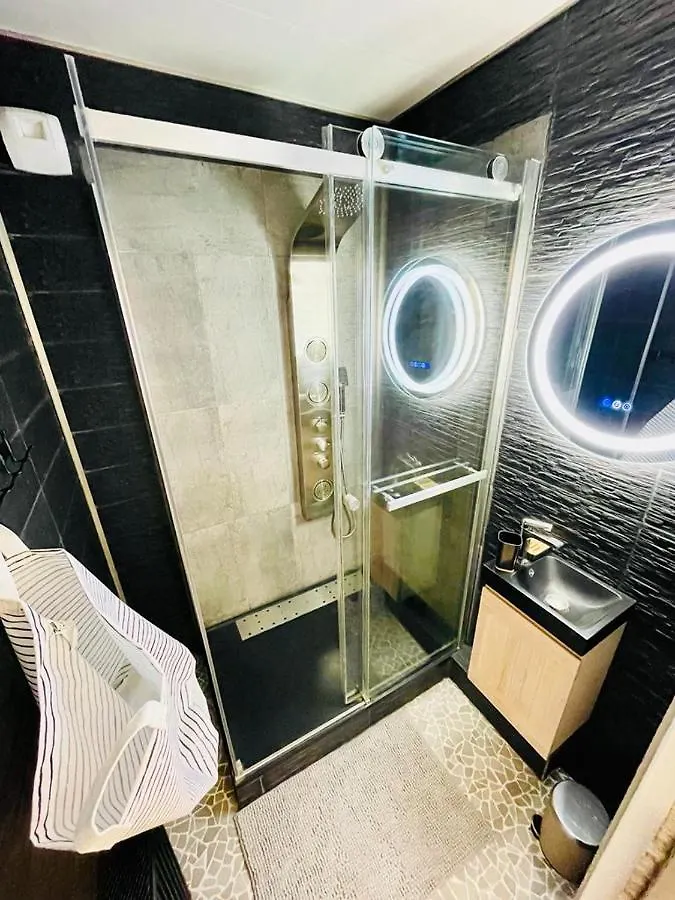 Flatshare Colocation 3 Close To Geneva Apartment Saint-Genis-Pouilly